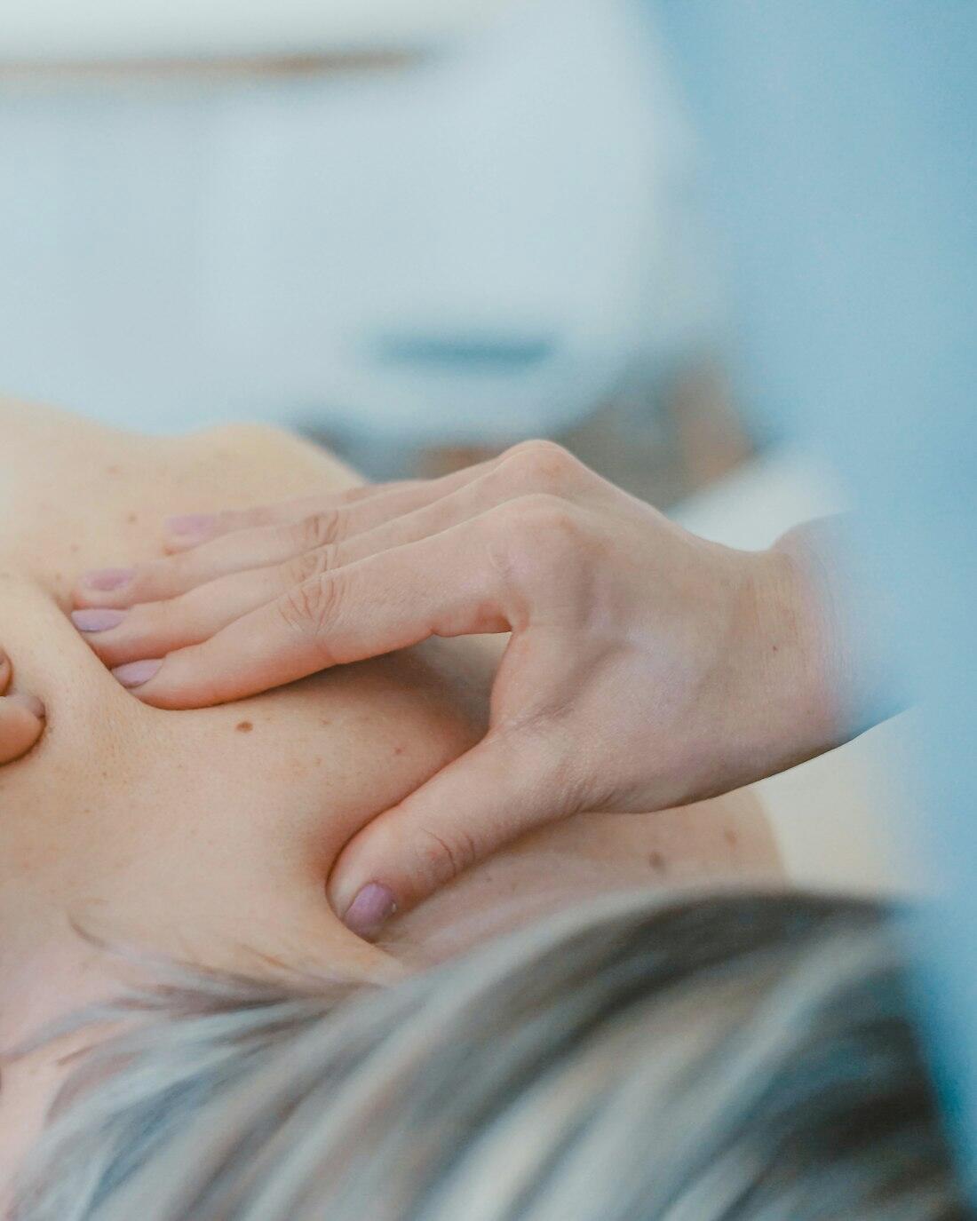 Ruhige, helle Behandlung im Therapiezentrum Geiger